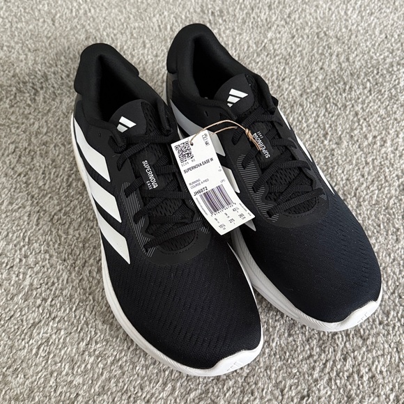 NWT NWOB adidas Black and White supernova ease Running Shoes women’s 10.5 - Picture 1 of 4